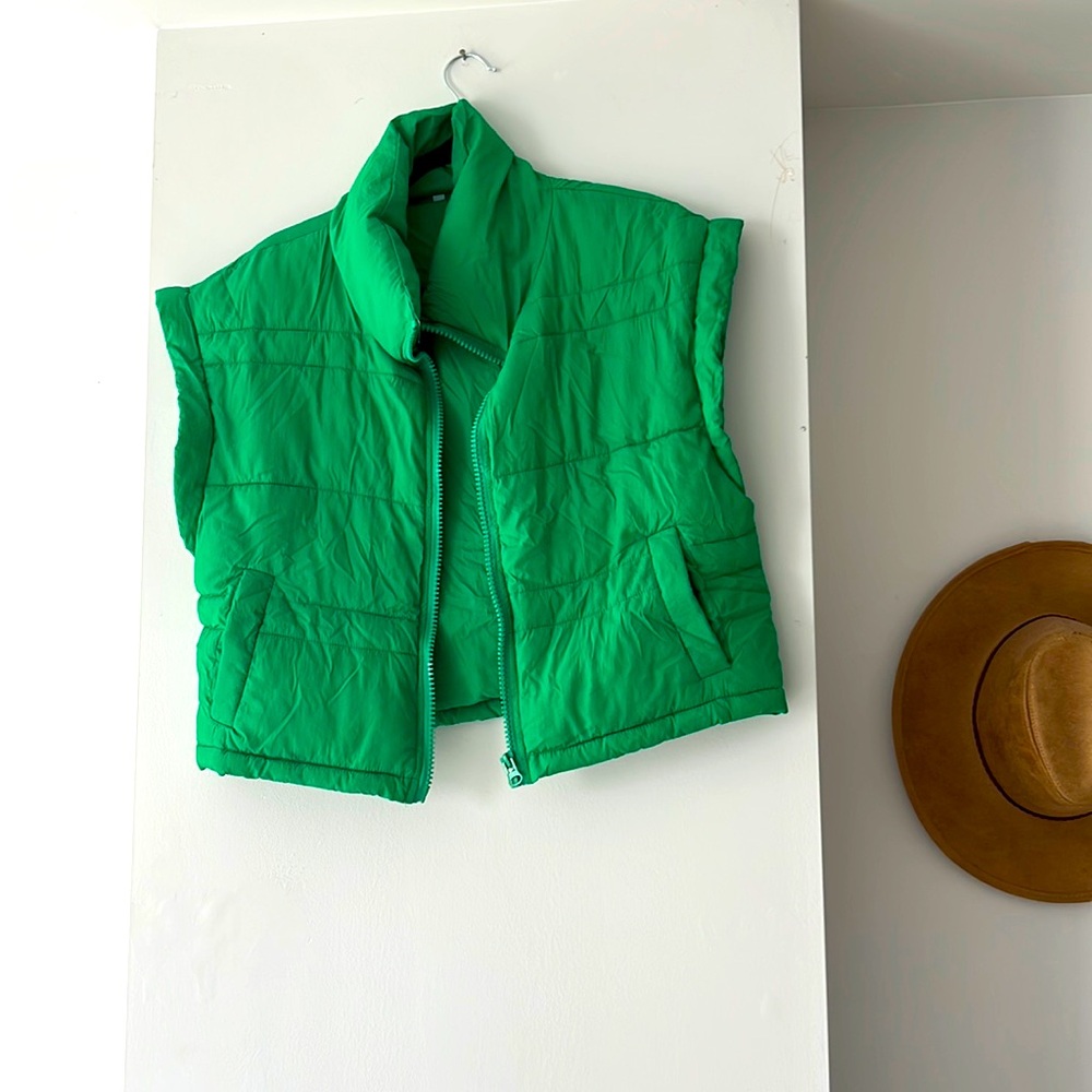 Cropped Green Puffer Vest